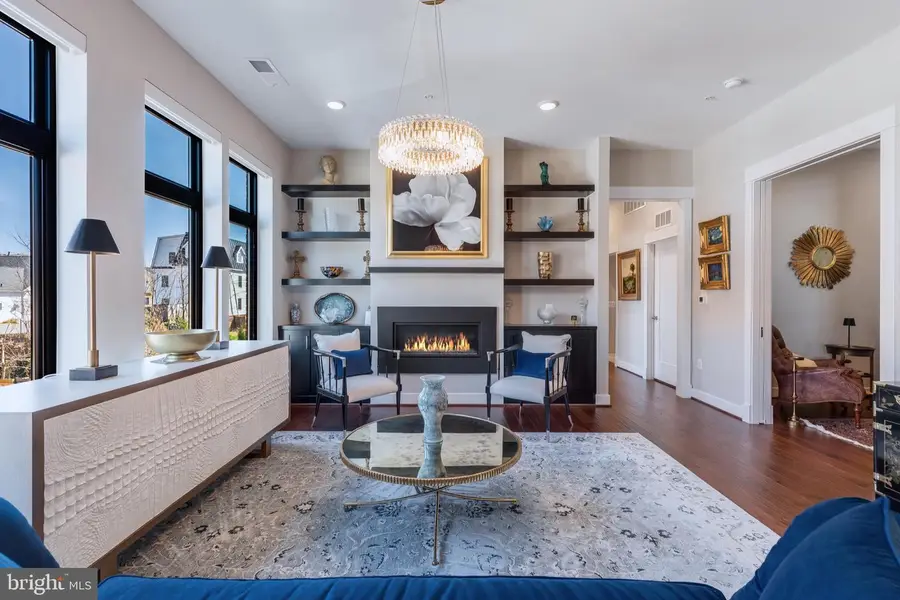 2 Stationmaster St Se #202, Leesburg, VA 20175 - #2