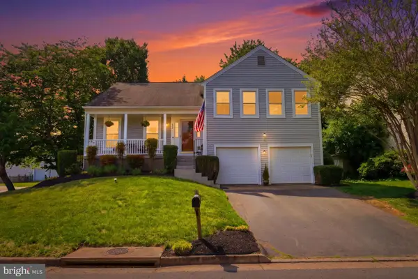 62 Mcpherson Cir, STERLING, VA 20165