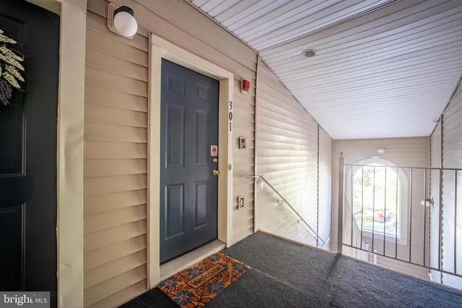 21840 Elkins Ter #301, Sterling, VA 20166 - #2