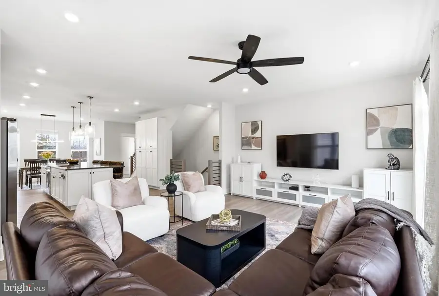 22801 Tawny Pine Sq, Brambleton, VA 20148 - #2