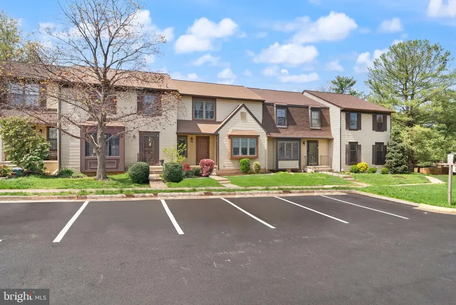 19 Jermyn Ct, Sterling, VA 20165 - #3