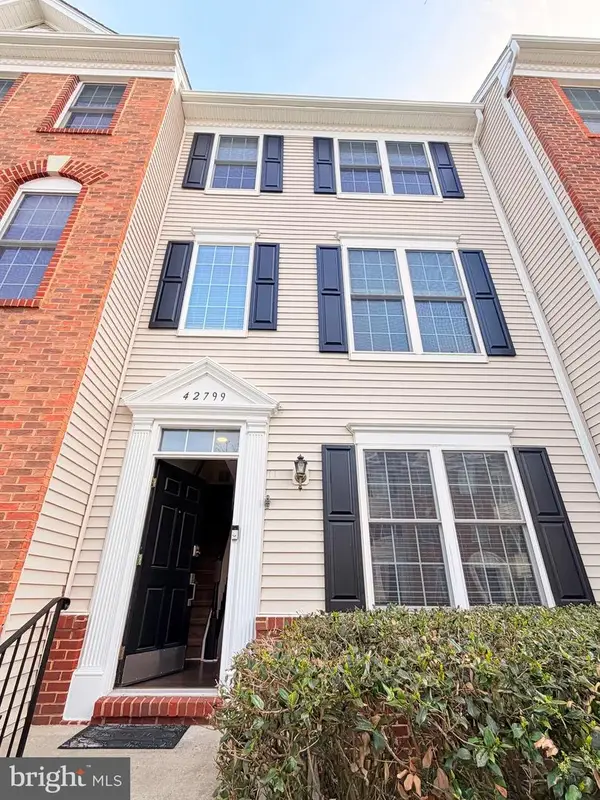 42799 Sykes Ter, CHANTILLY, VA 20152