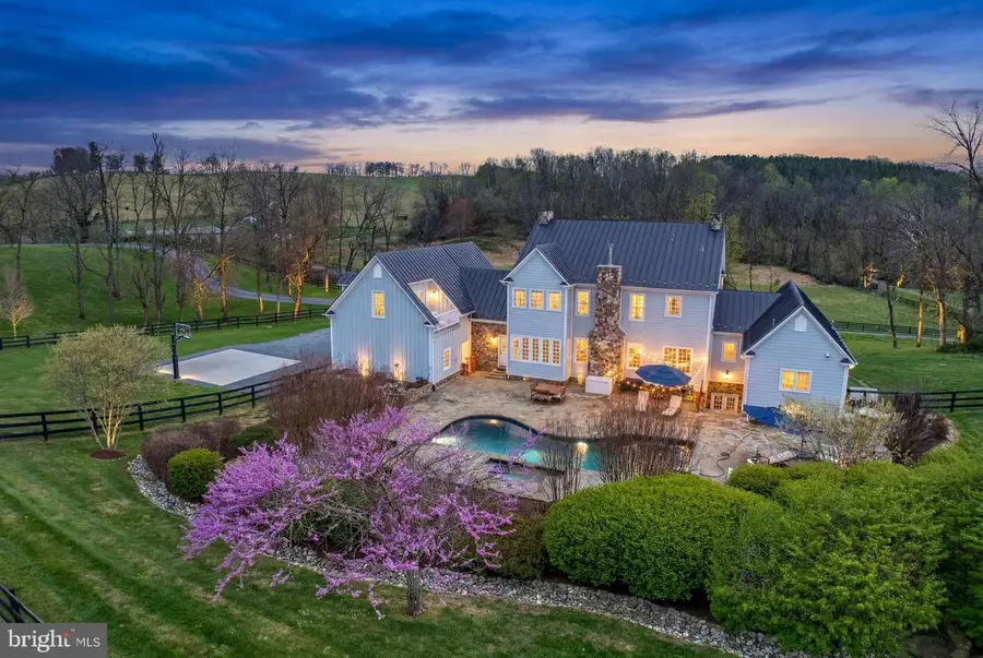 15718 Old Waterford Rd, Paeonian Springs, VA 20129 - #2