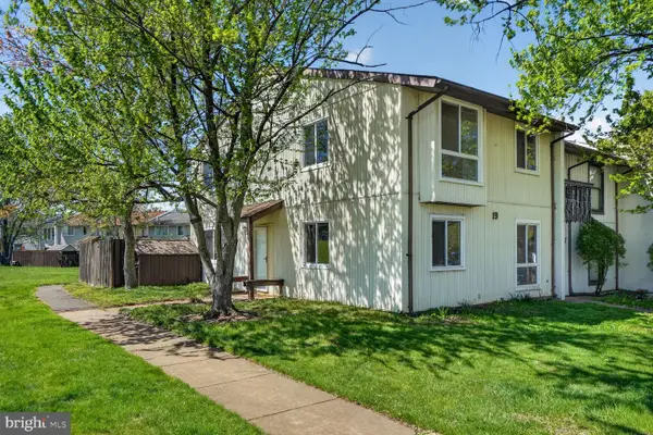 19 Regis Cir, STERLING, VA 20164