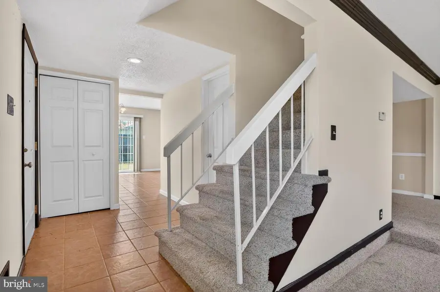 19 Regis Cir, Sterling, VA 20164 - #3