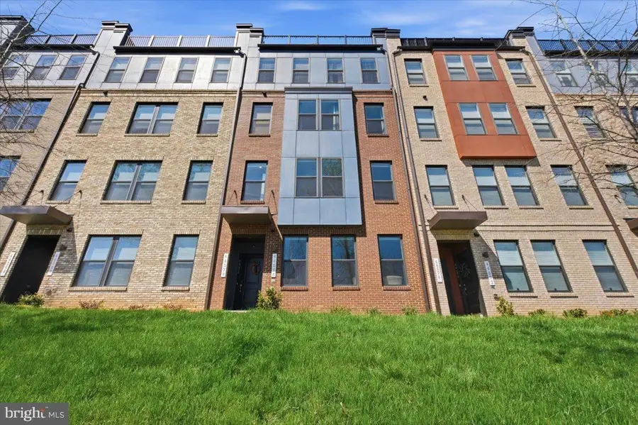 44576 Wolfhound Sq, Ashburn, VA 20147 - #2