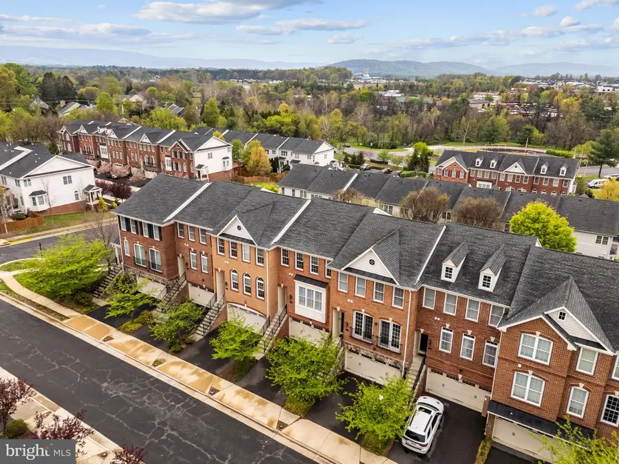 206 Croft Sq, Purcellville, VA 20132 - #3