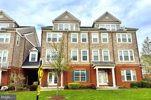 42593 Sunset Ridge Sq, ASHBURN, VA 20148