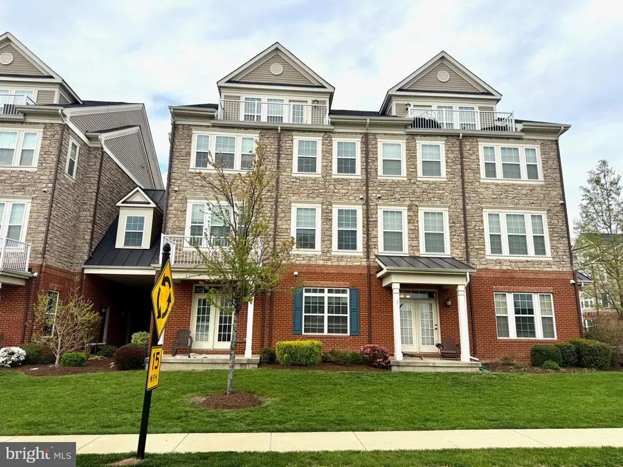 42593 Sunset Ridge Sq, Ashburn, VA 20148 - #2