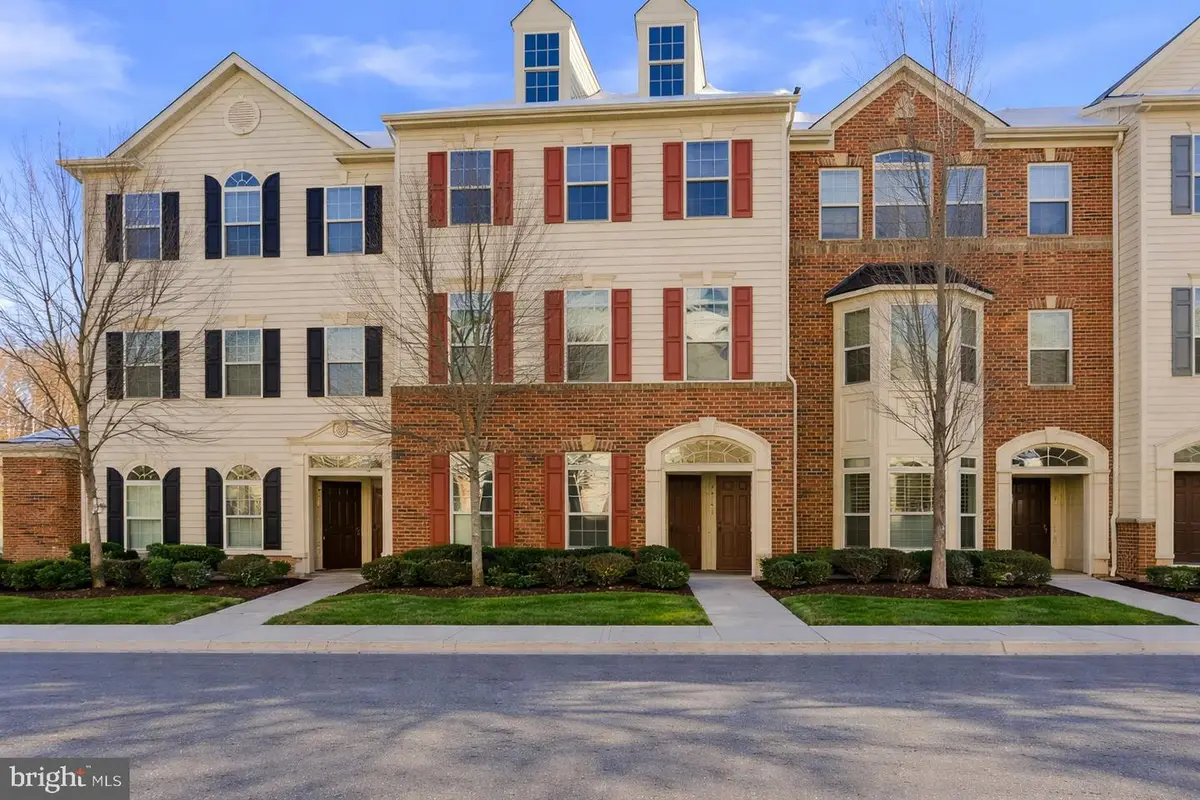 42143 Piebald Sq, Aldie, VA 20105 - #1