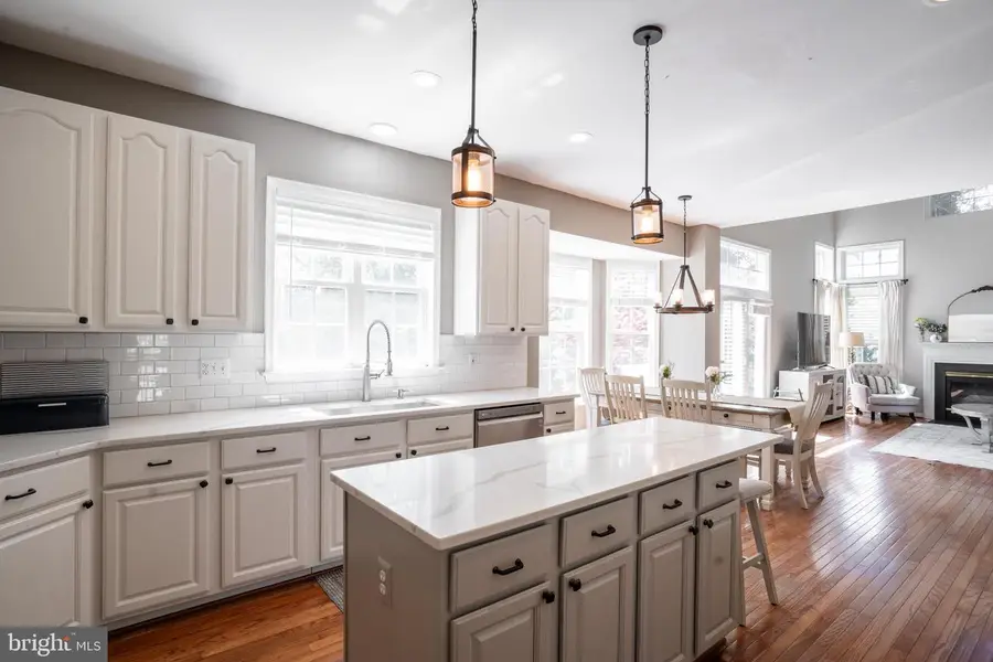 25316 Herring Creek Dr, Chantilly, VA 20152 - #2