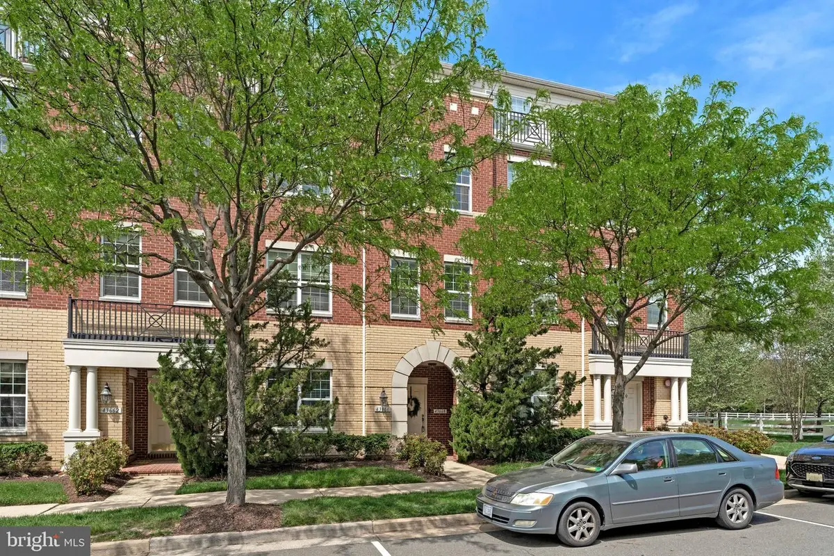 43668 Mcdowell Sq, Leesburg, VA 20176 - #1