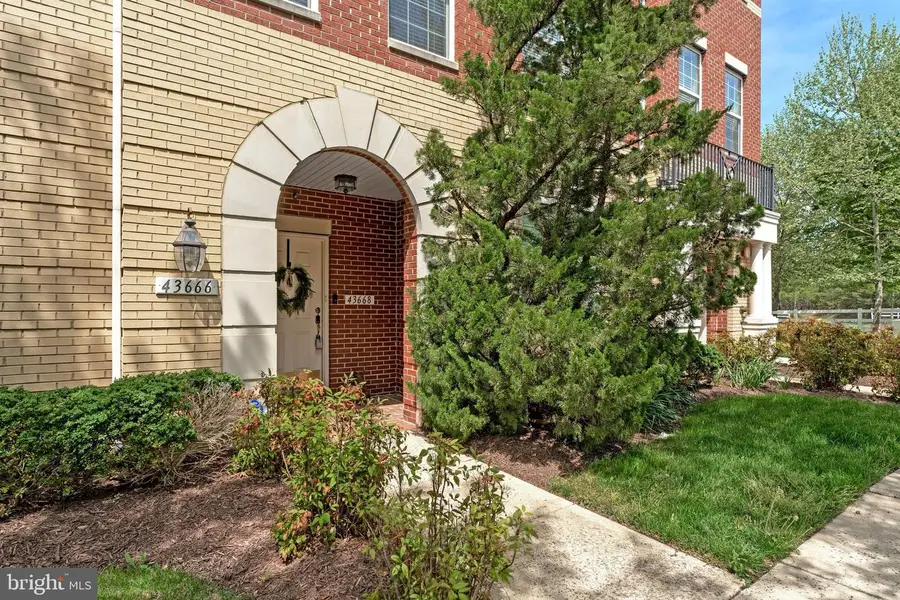 43668 Mcdowell Sq, Leesburg, VA 20176 - #2