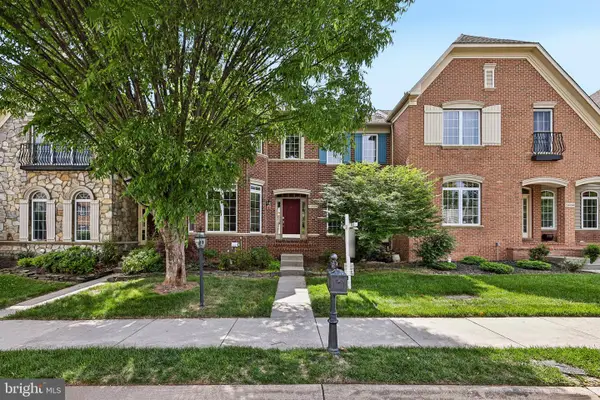 24896 Castleton Dr, CHANTILLY, VA 20152