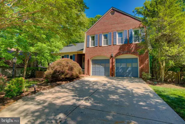 44 Carrollton Rd, STERLING, VA 20165