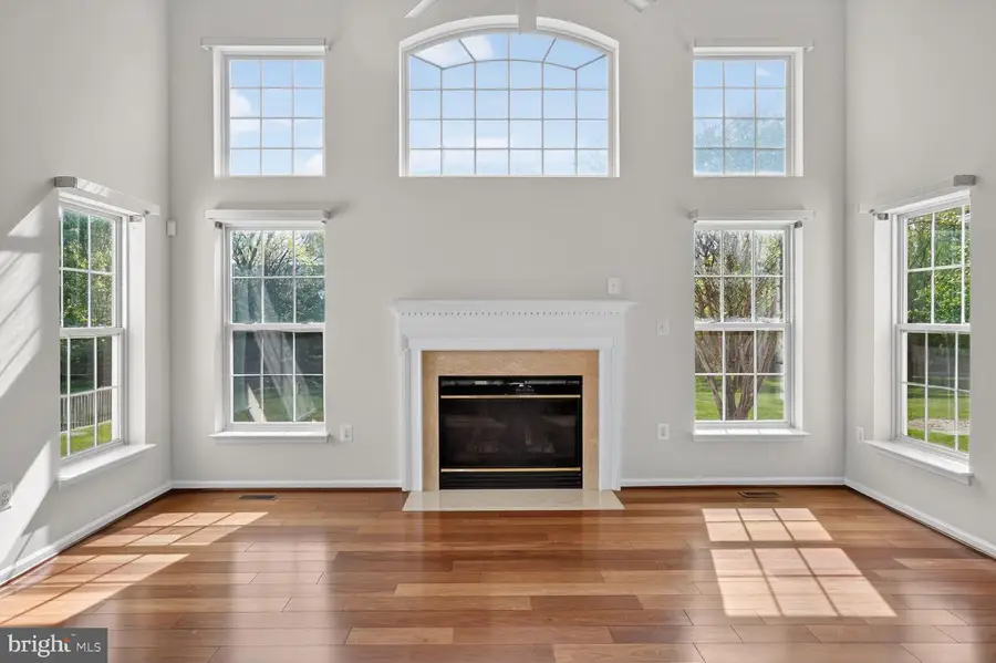 25845 Spring Farm Cir, Chantilly, VA 20152 - #2