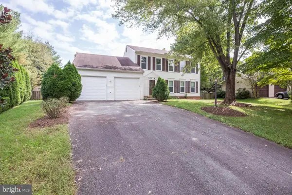 10136 Yorktown Dr, GREAT FALLS, VA 22066