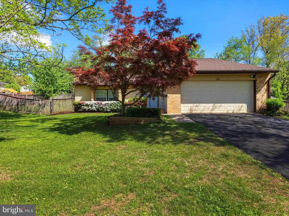 20 Running Brook Ln, Sterling, VA 20164 - #1