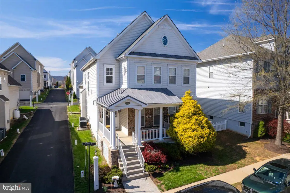 17571 Lethridge Cir, Round Hill, VA 20141 - #1