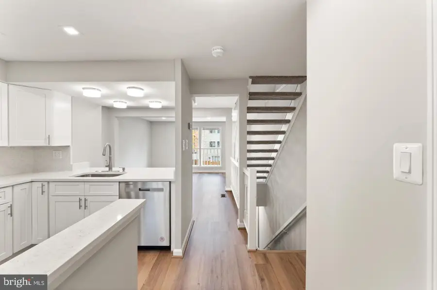 106 Charing Ct, Sterling, VA 20164 - #2