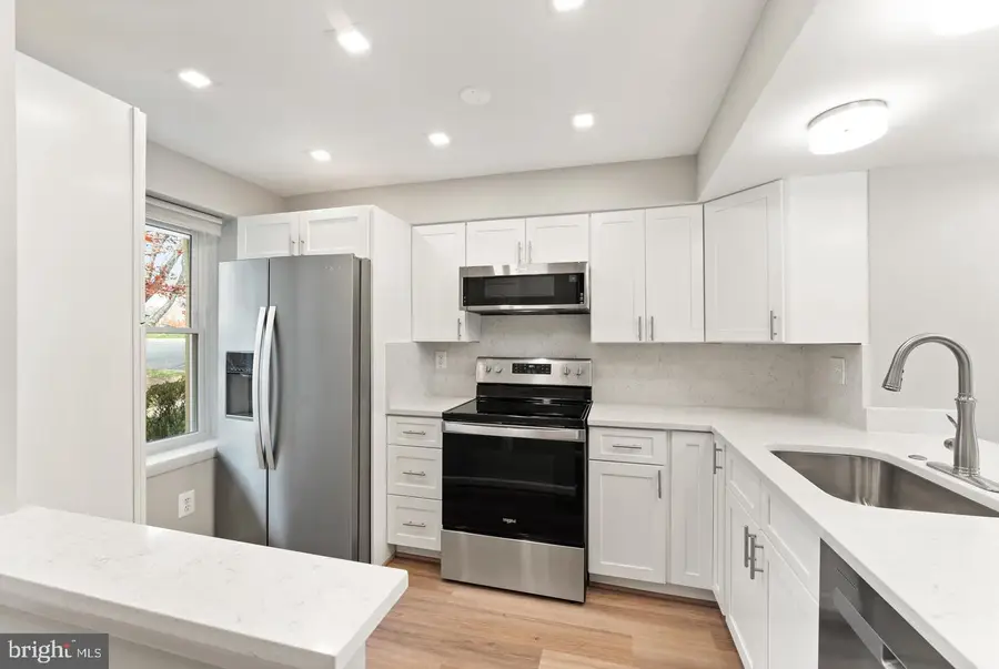 106 Charing Ct, Sterling, VA 20164 - #3