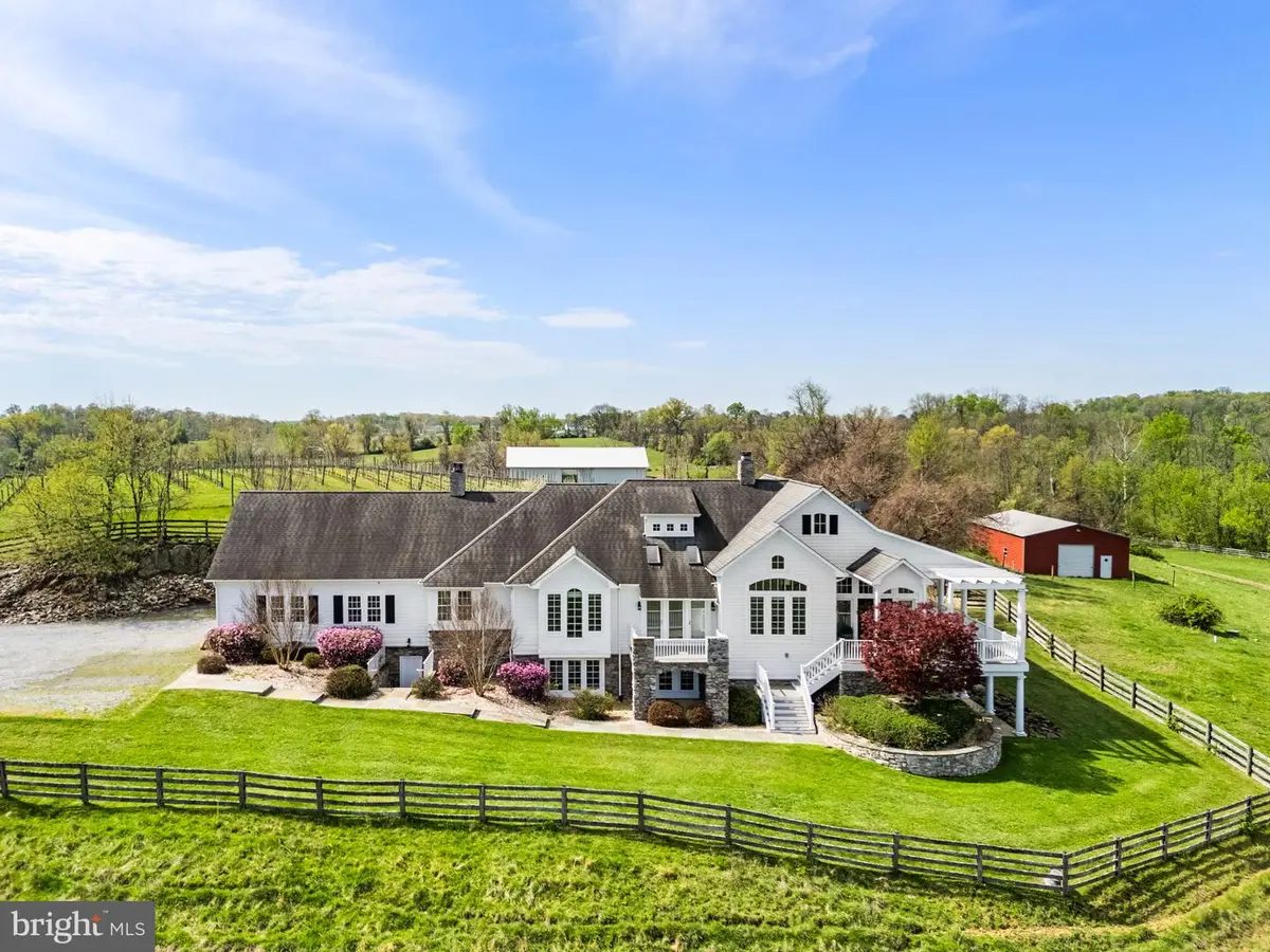 35047 Snickersville Tpke, Round Hill, VA 20141 - #1