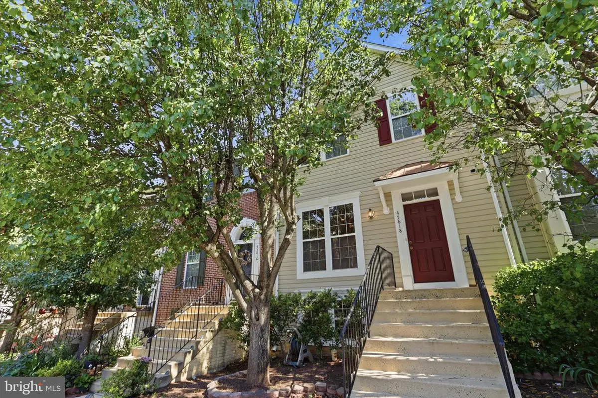 45618 Grand Central Sq, Sterling, VA 20166 - #1