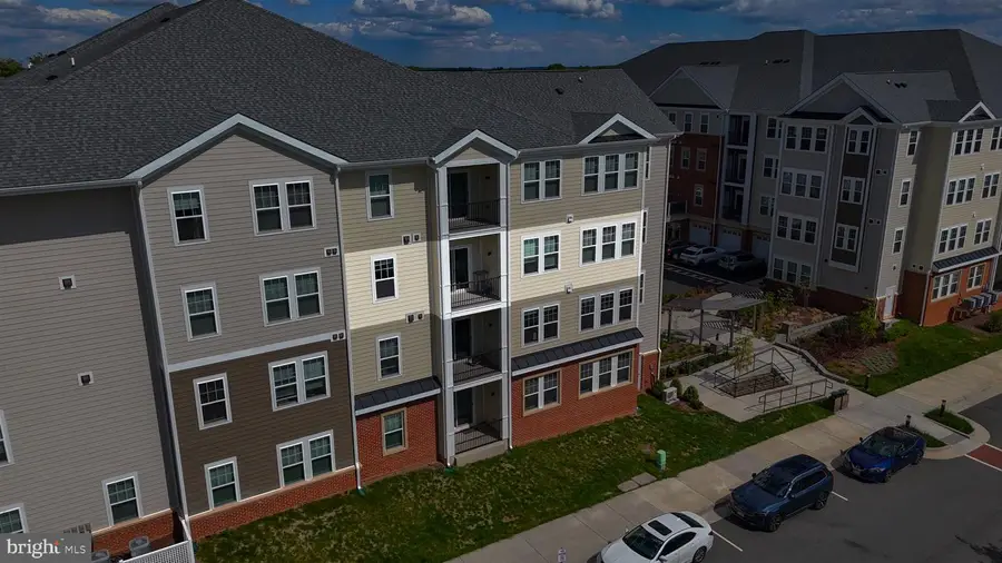 700 Mount Airy Ter Ne #301, Leesburg, VA 20176 - #2