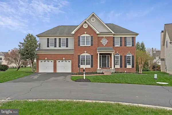 42671 Leaflet Ln, CHANTILLY, VA 20152