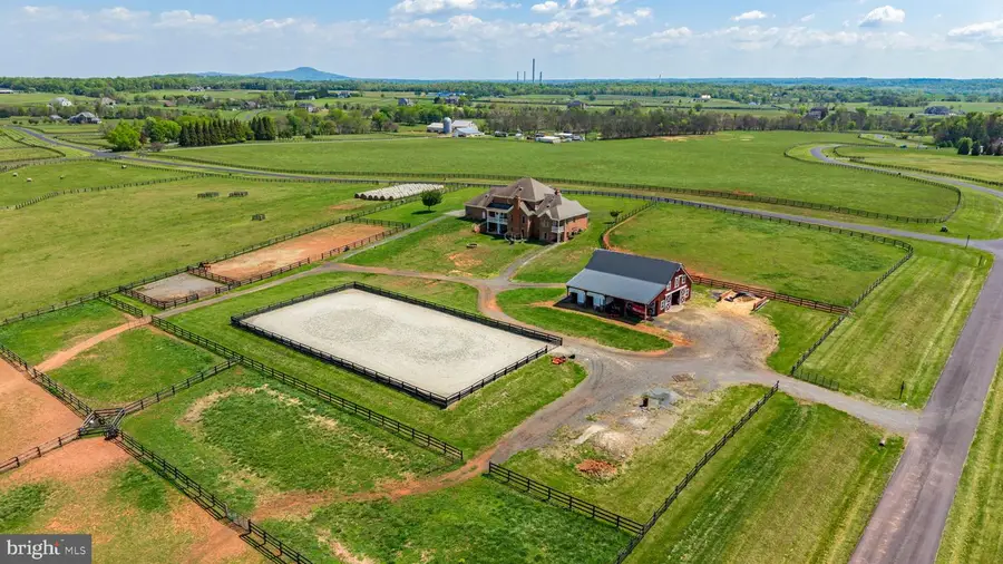 15145 Lees Crossing Ln, Leesburg, VA 20176 - #3