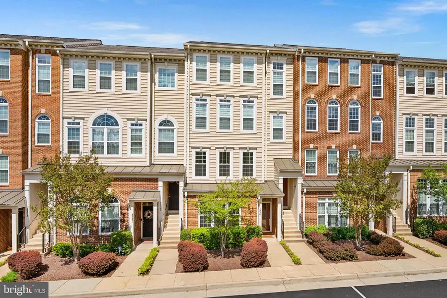 42261 Terrazzo Ter, Aldie, VA 20105 - #3