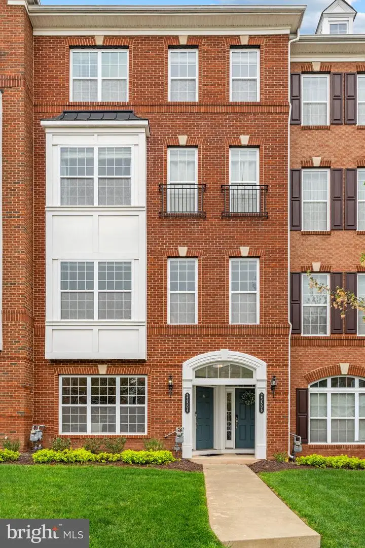 23504 Belvoir Woods Ter, Ashburn, VA 20148 - #3