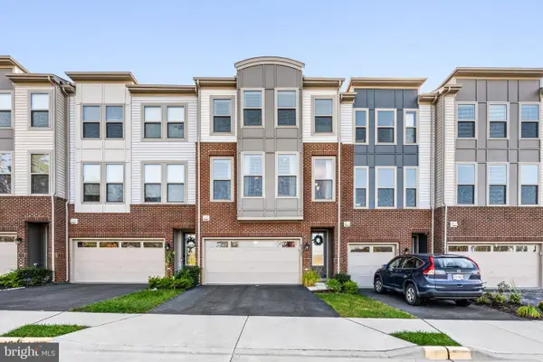 42385 Dogwood Glen Sq, STERLING, VA 20166