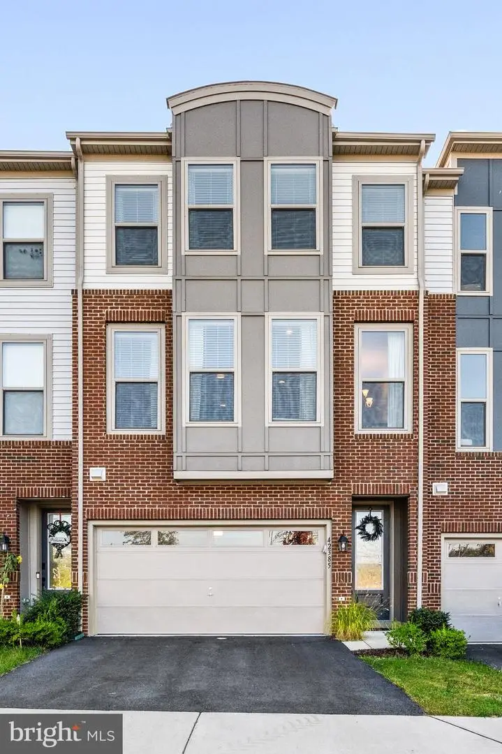 42385 Dogwood Glen Sq, Sterling, VA 20166 - #2