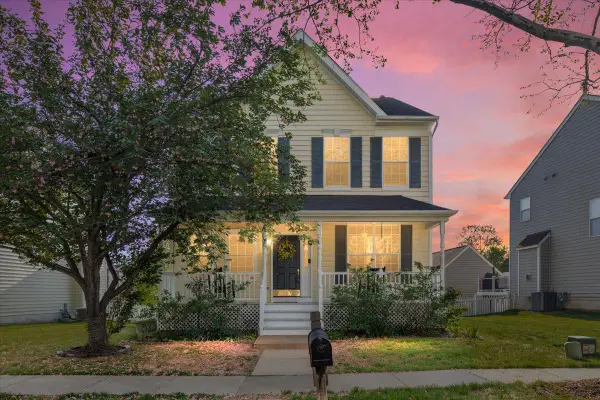 25969 Hartwood Dr, CHANTILLY, VA 20152