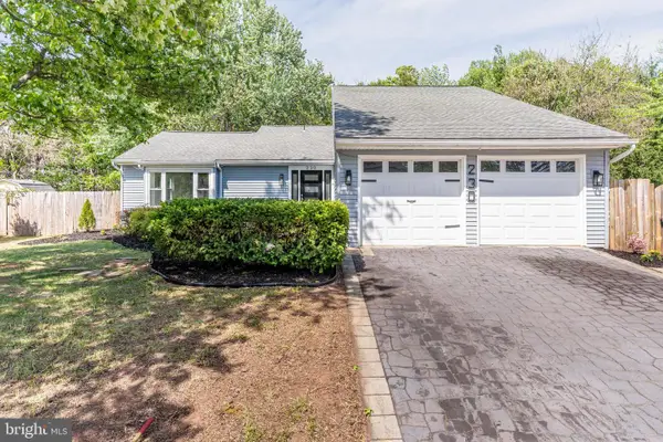 230 E Juniper Ave, STERLING, VA 20164