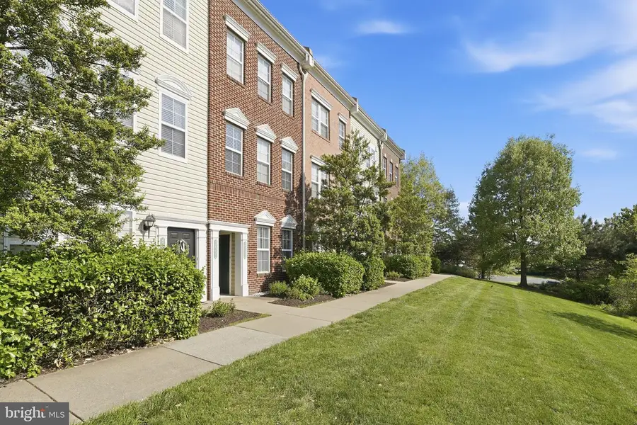 42393 Goldenseal Sq, Brambleton, VA 20148 - #2