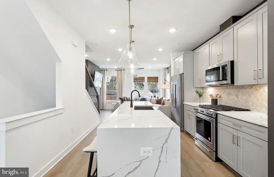 42595 Black Angus Dr, Ashburn, VA 20148 - #2