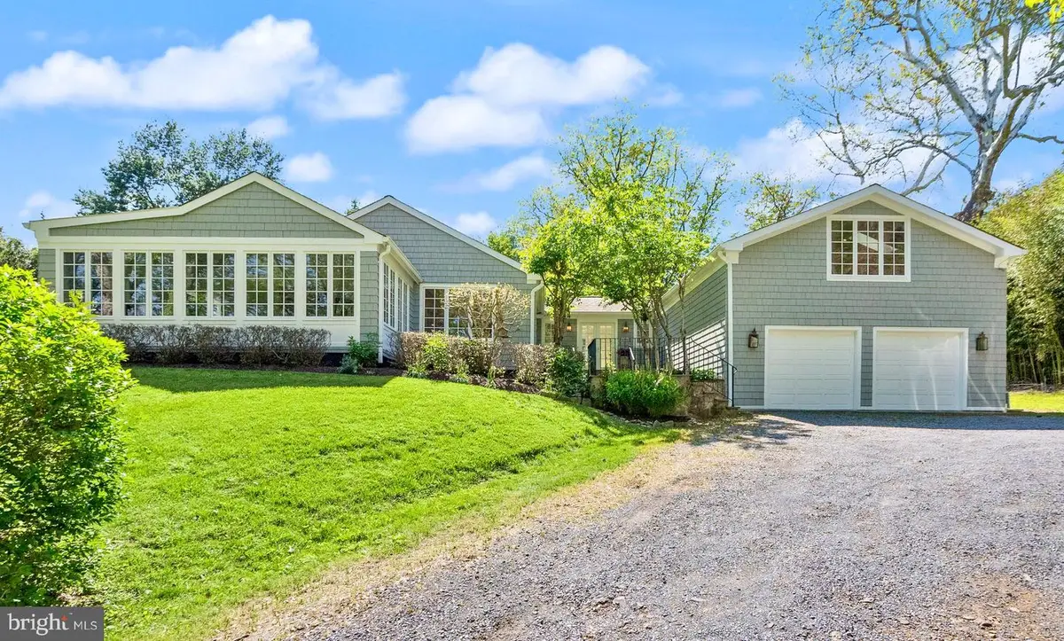 23357 Wildwood Ln, Middleburg, VA 20117 - #1