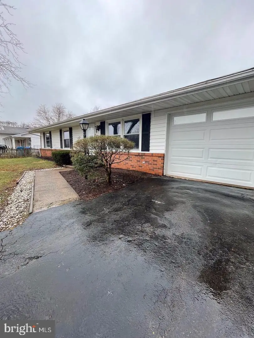 1100 N Sterling Blvd, Sterling, VA 20164 - #3