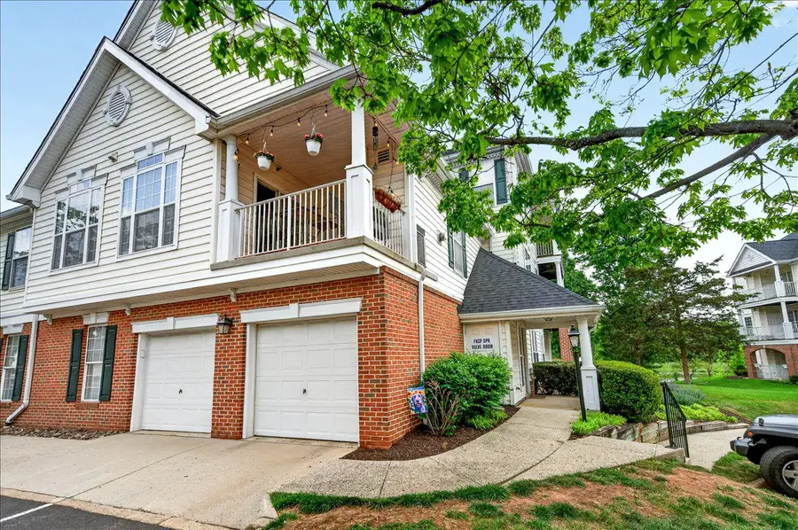 25280 Lake Shore Sq #205, Chantilly, VA 20152 - #2