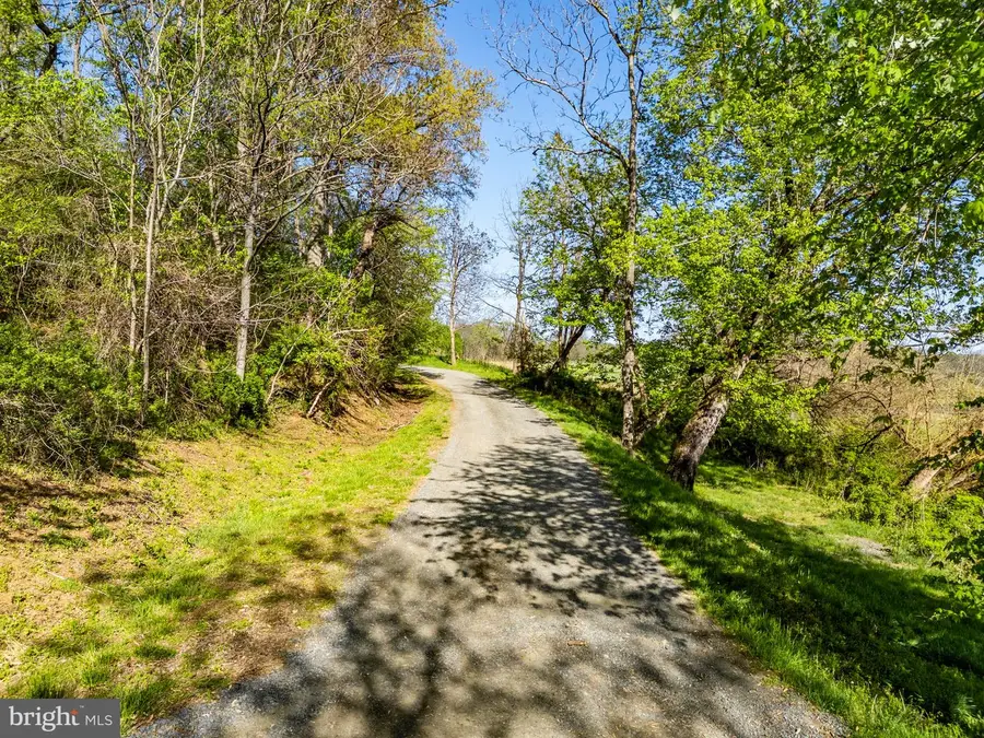 19520 Lincoln Rd, Purcellville, VA 20132 - #3