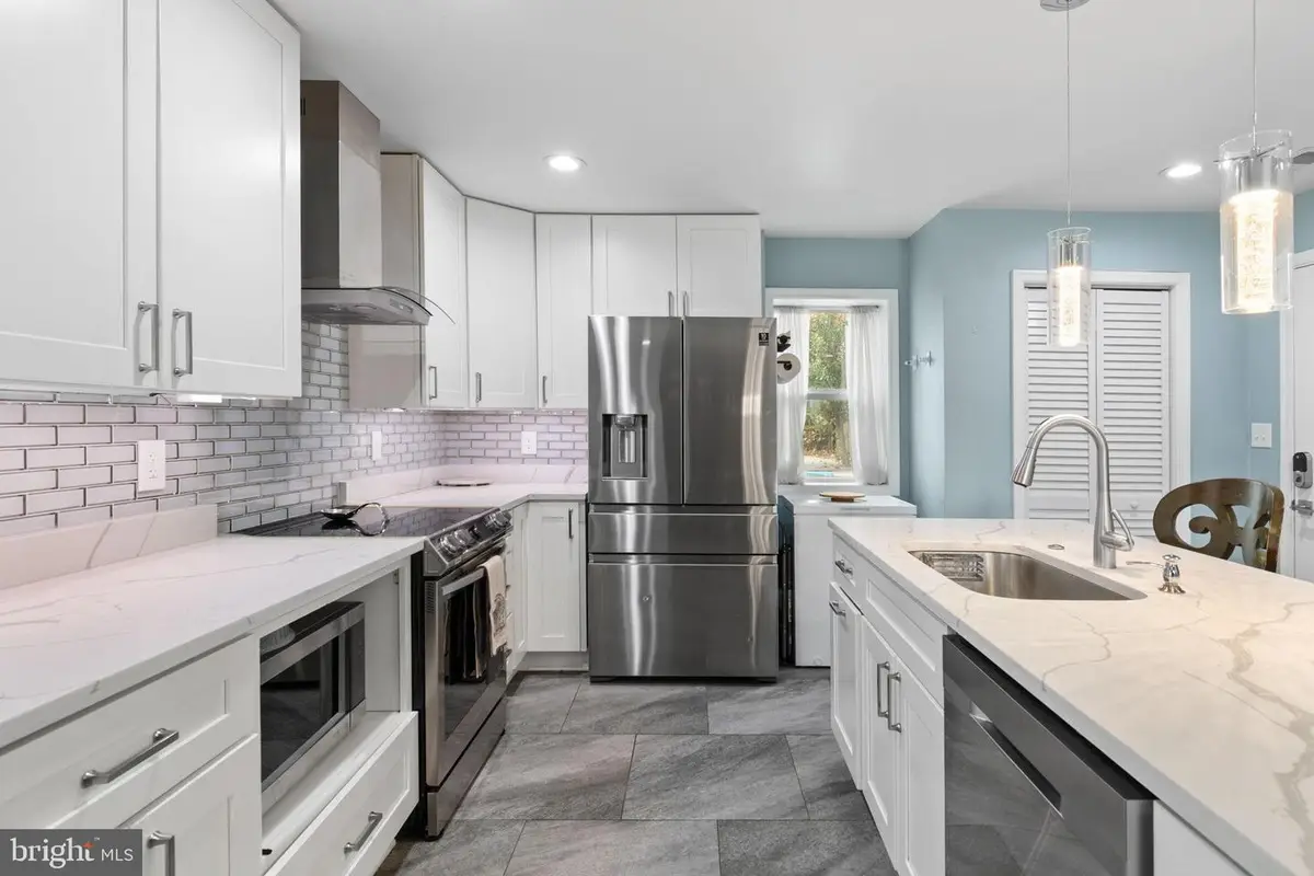 608 Ne Blue Ridge Ave Ne, Leesburg, VA 20176 - #1