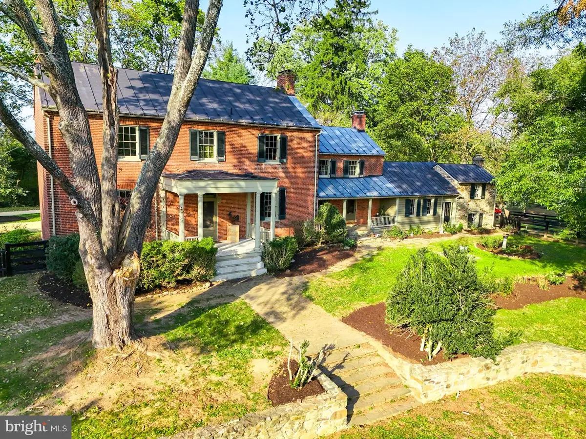 20048 Shelburne Glebe Rd, Purcellville, VA 20132 - #1