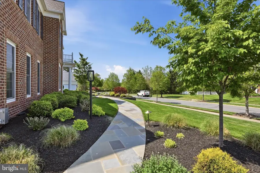 21164 Laurel Springs Dr, Leesburg, VA 20175 - #2