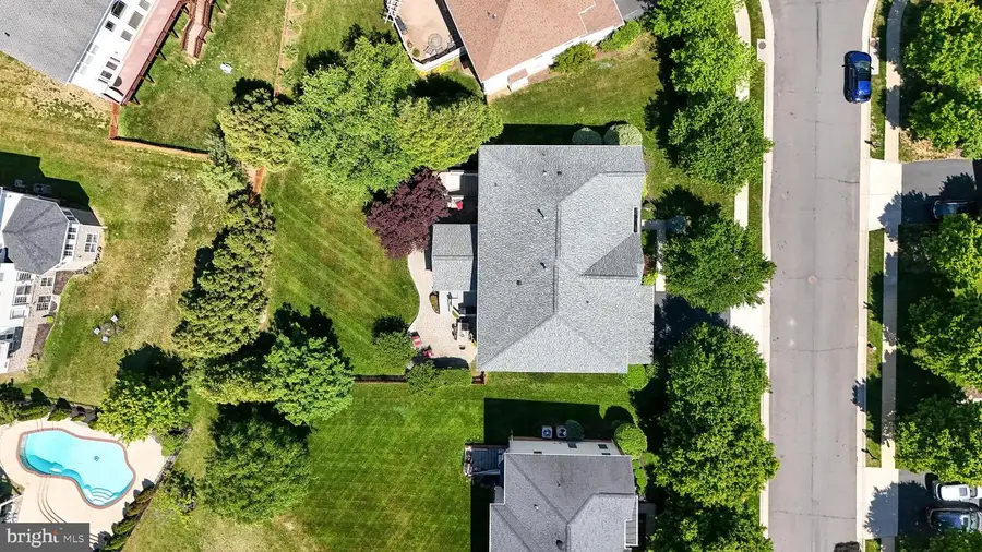 23075 Meriweather Ct, Brambleton, VA 20148 - #2