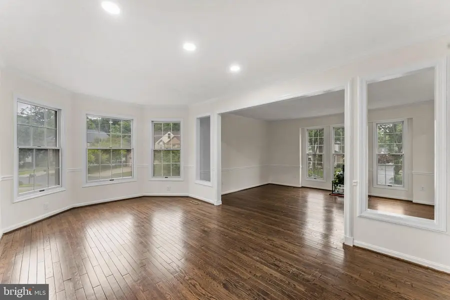 36 Rutherford Cir, Sterling, VA 20165 - #2