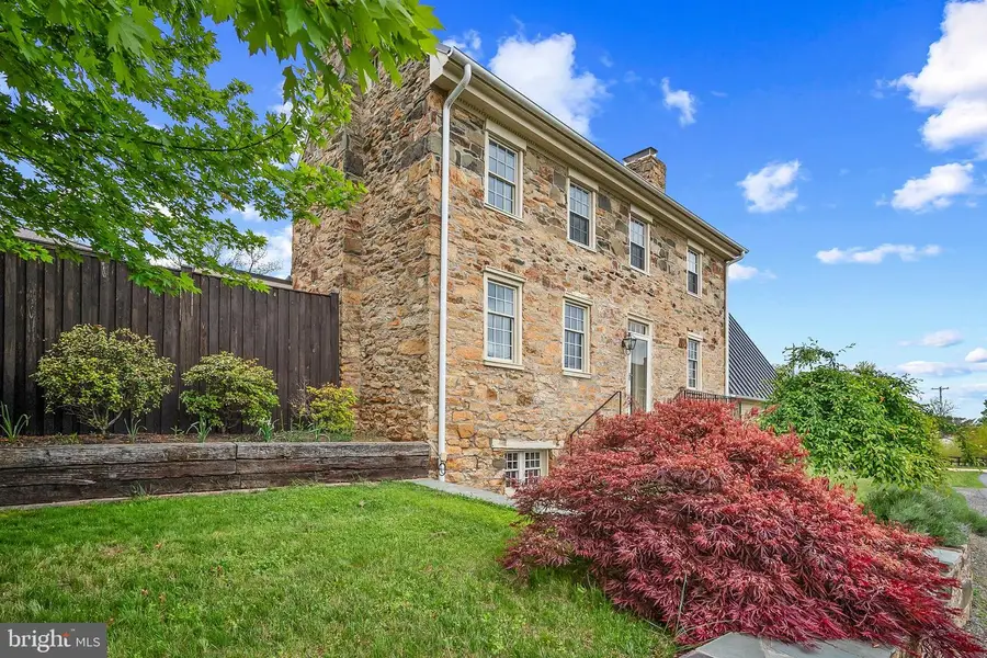 20597 Airmont Rd, Bluemont, VA 20135 - #3