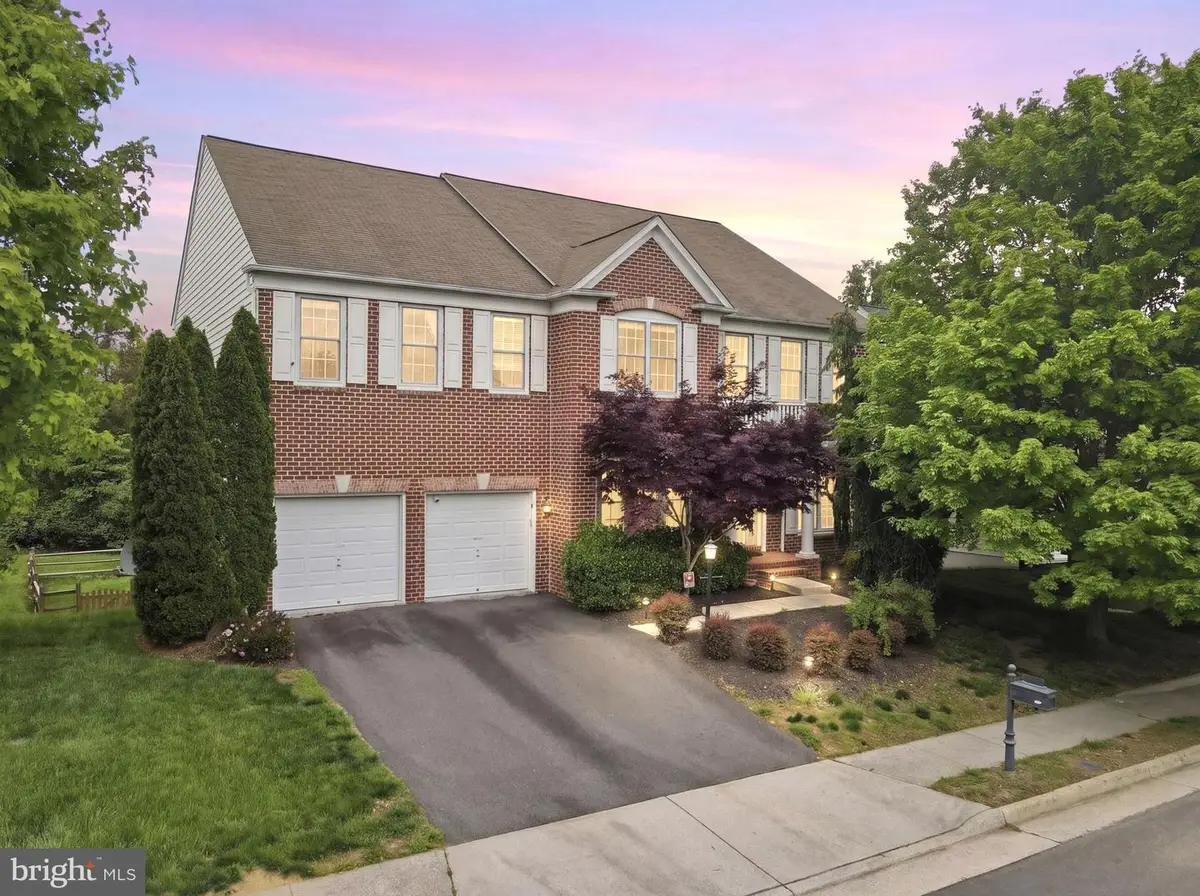43774 Brownburg Pl, Chantilly, VA 20152 - #1