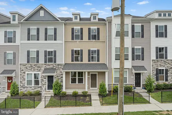 43733 Hay Rd, ASHBURN, VA 20147